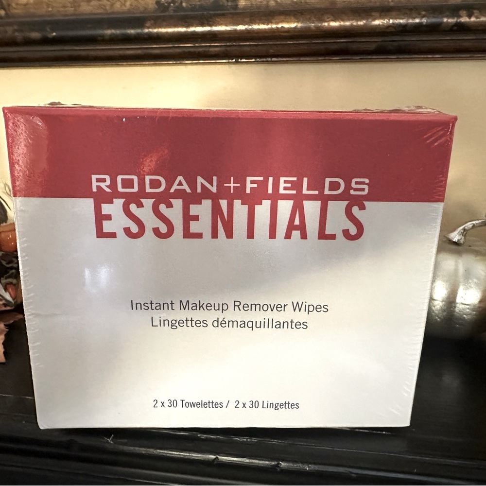 Rodan and Fields Instant Make Up Remover Wipes